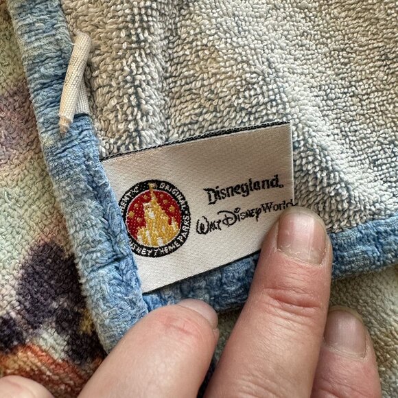 Disney Animal Kingdom Beach Towel Classic Characters 57 x 30 Cotton Blend - Picture 6 of 7